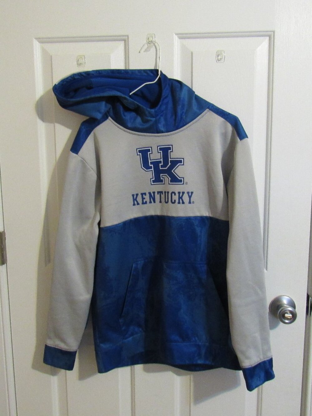 University of Kentucky Wildcats Youth XL Hooded Sweatshirt Gen 2 UK Barely Worn